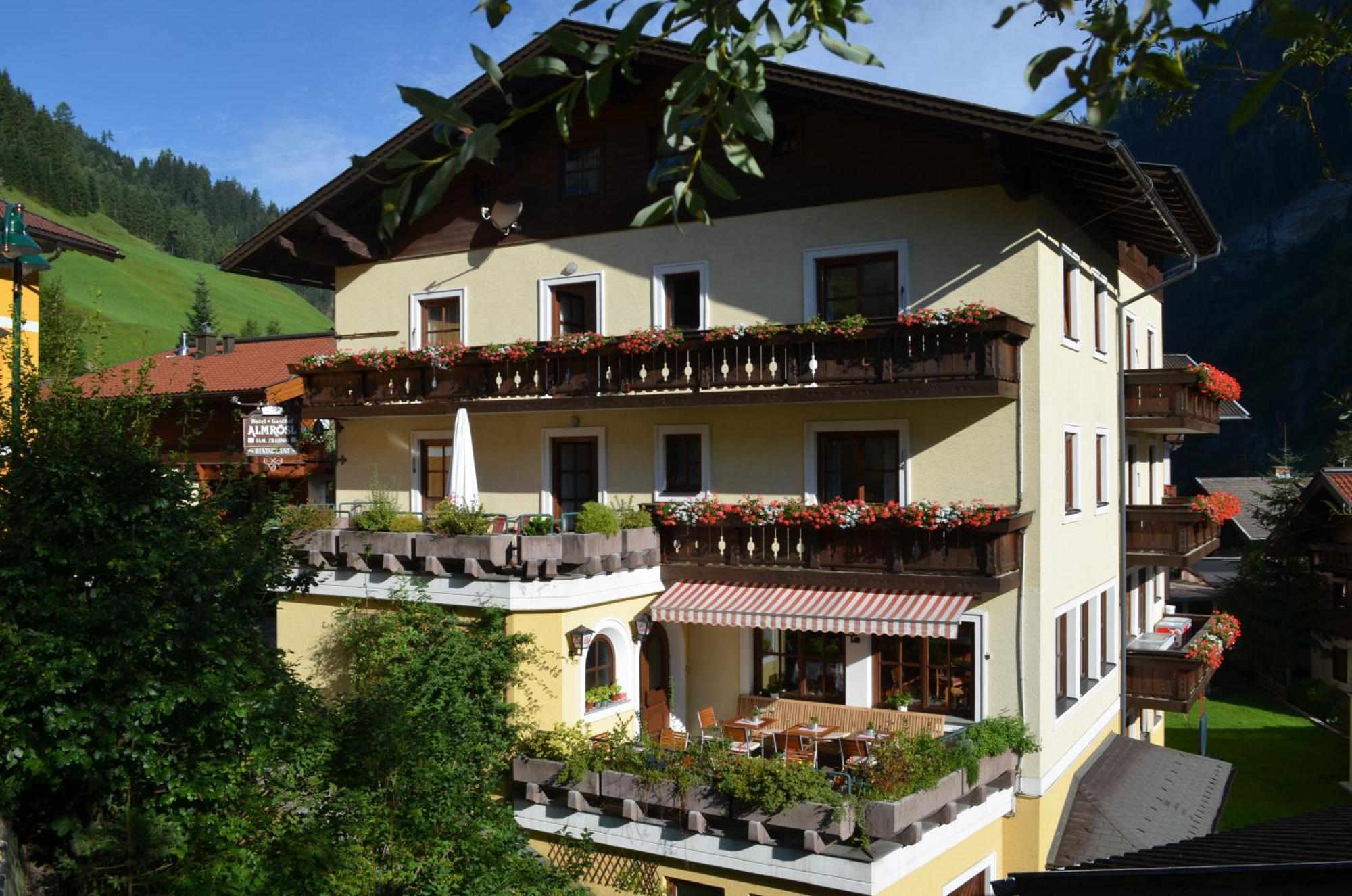 Landhotel Almroesl Im Grossarltal Hüttschlag Szoba fotó