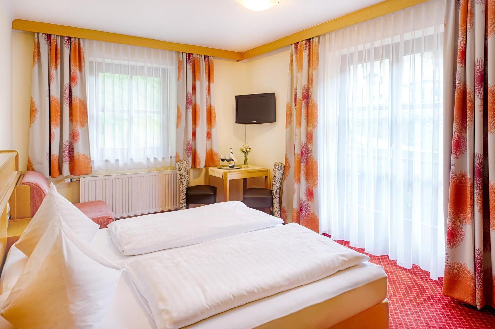 Landhotel Almroesl Im Grossarltal Hüttschlag Kültér fotó